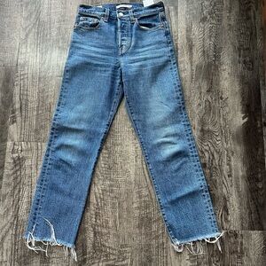 Levi’s Wedgie Straight Medium Wash Cut Off Jeans